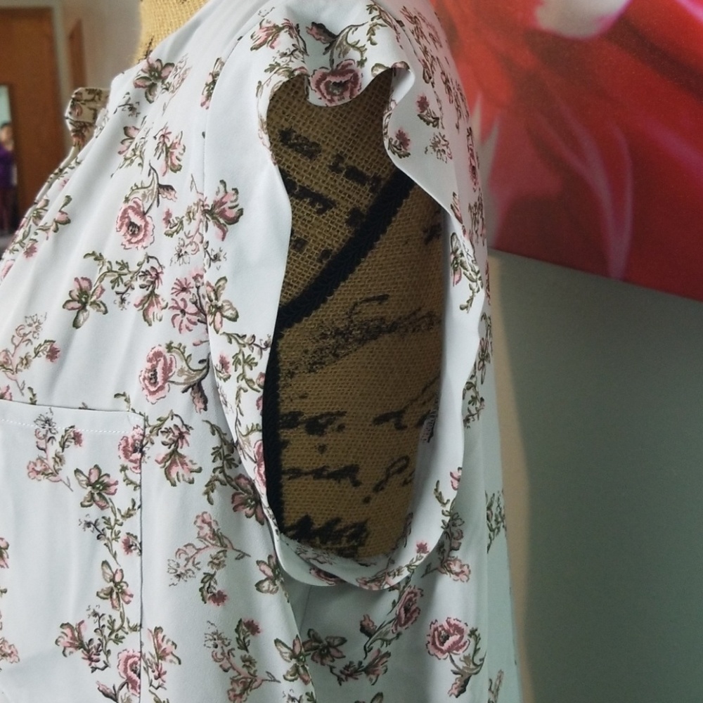 Blouse - Picture 2 of 5